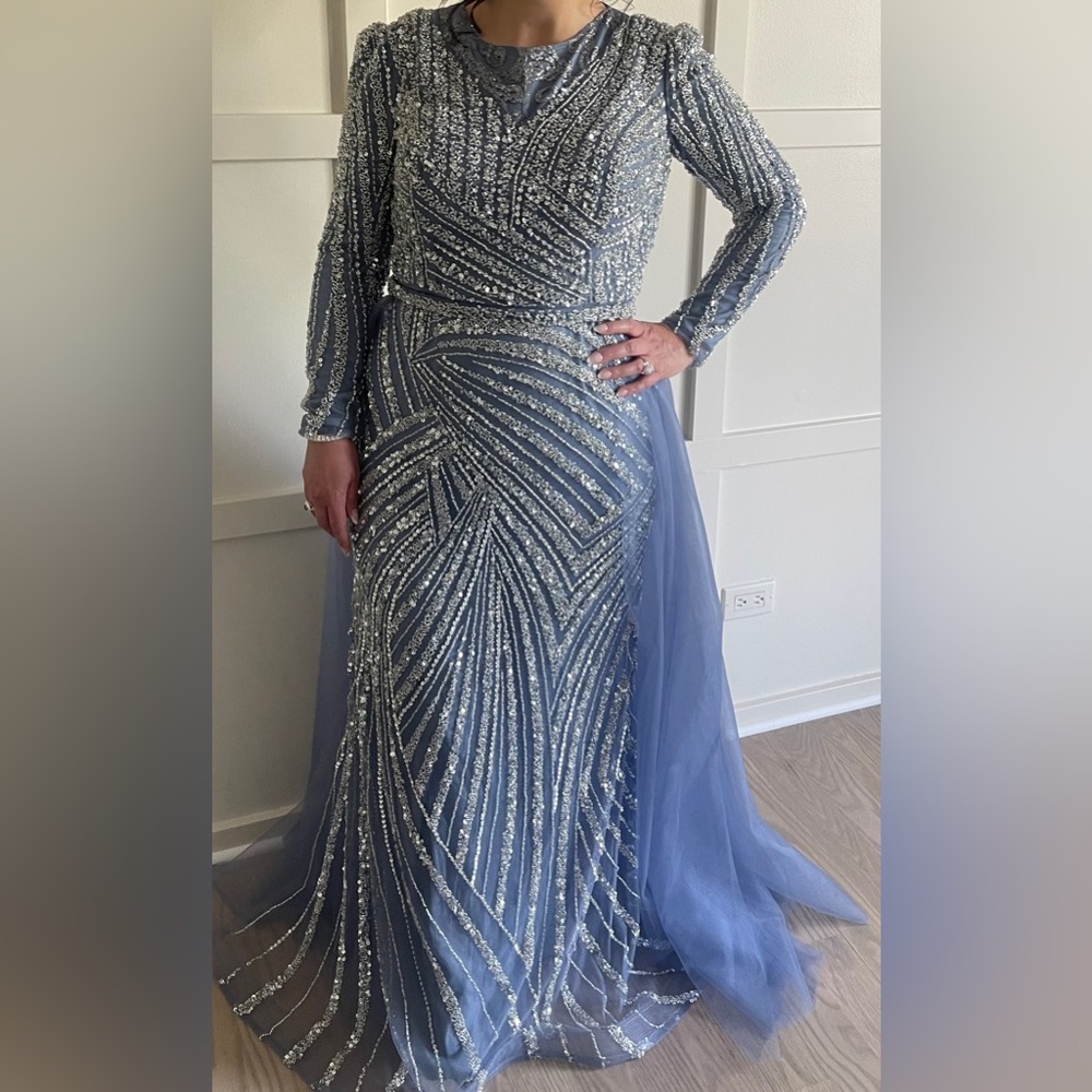 Maxi hijab friendly dress with detachable skirt